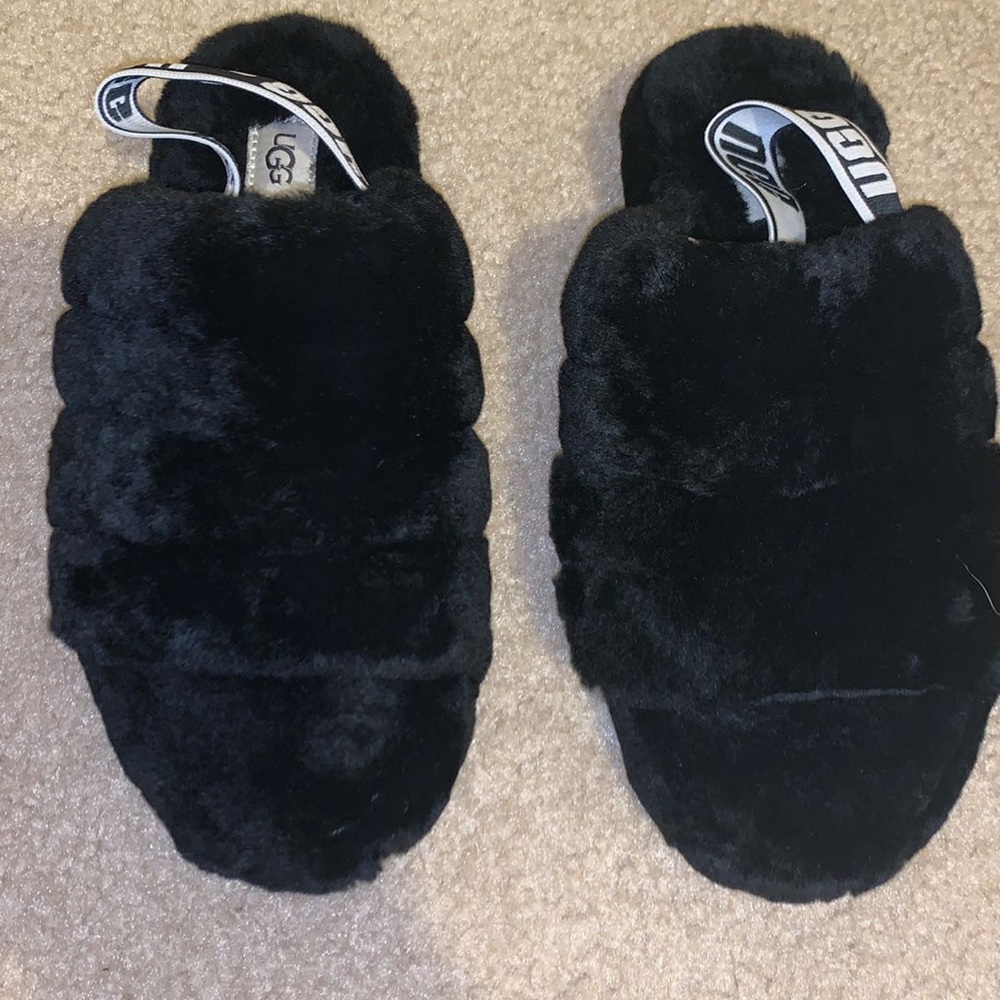 Ugg slippers size 7 in women